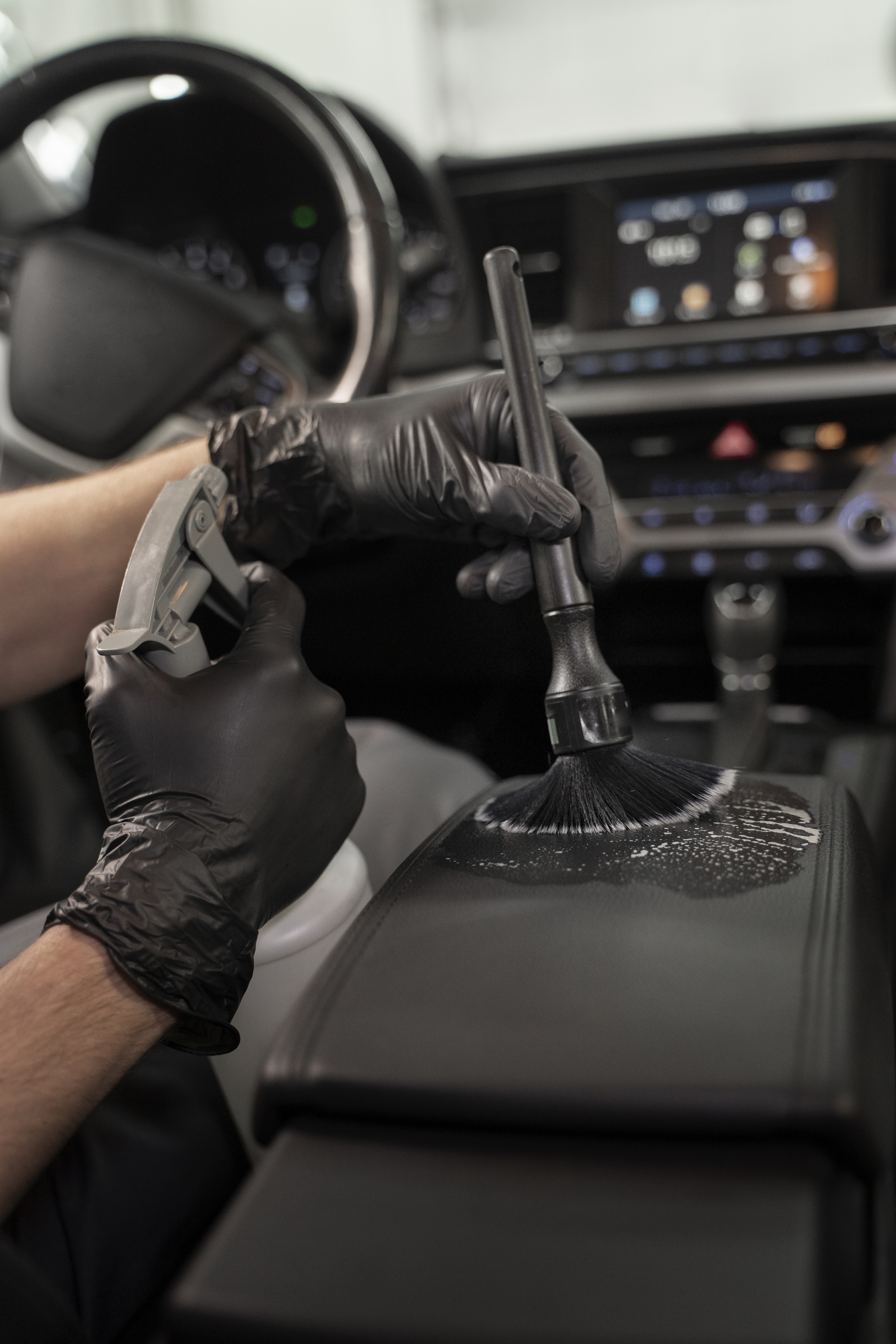 Professionelle Auto-Innenreinigung und Polsterreinigung bei Autoglanzbären Leibnitz
